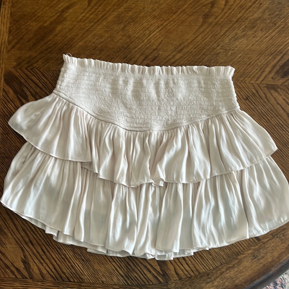 Mustard Seed cream colored tiered skirt. Elastic waist, small skort liner
